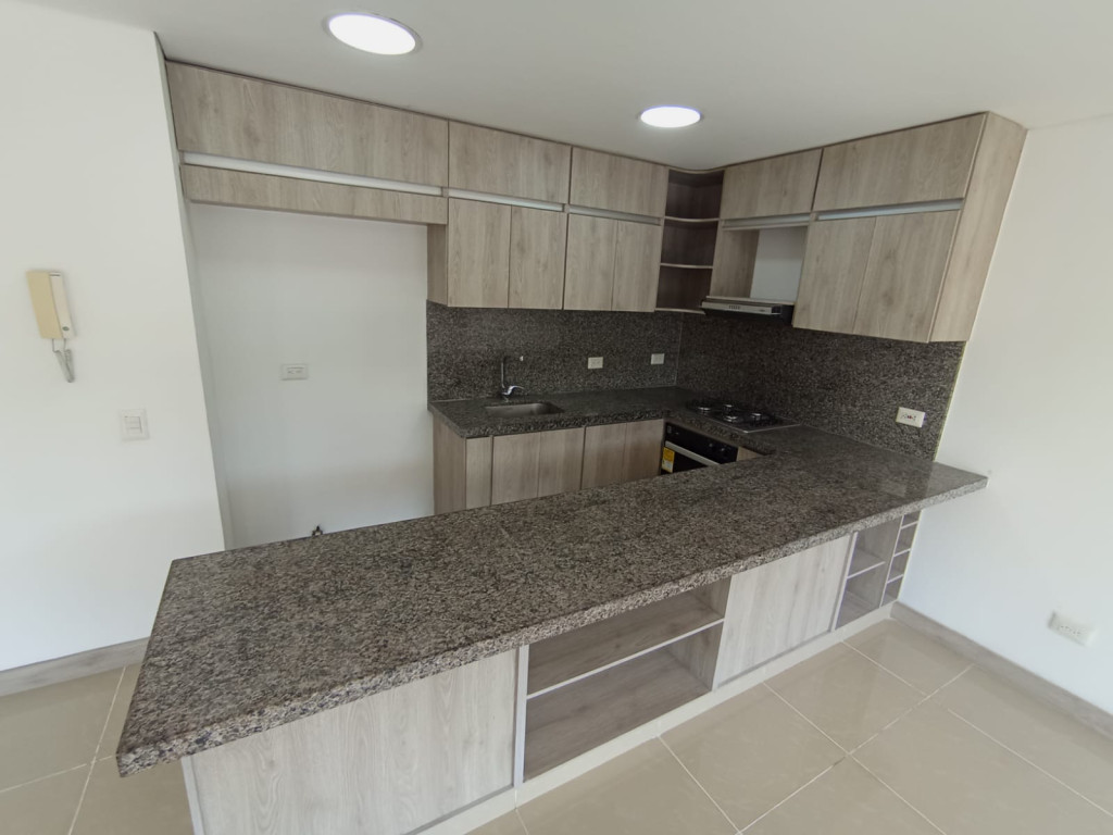 Apartamento En Arriendo - Urbanización La Flora, Cali
