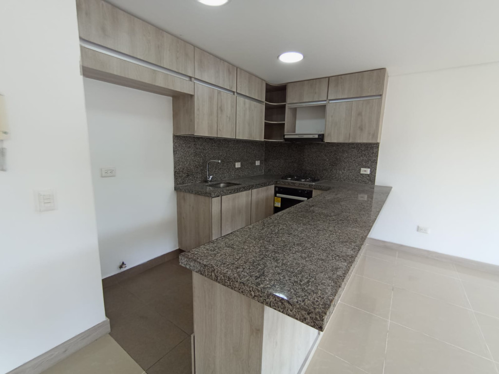 Apartamento En Arriendo - Urbanización La Flora, Cali