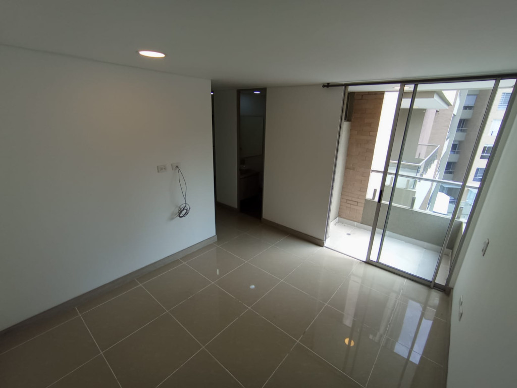 Apartamento En Arriendo - Urbanización La Flora, Cali