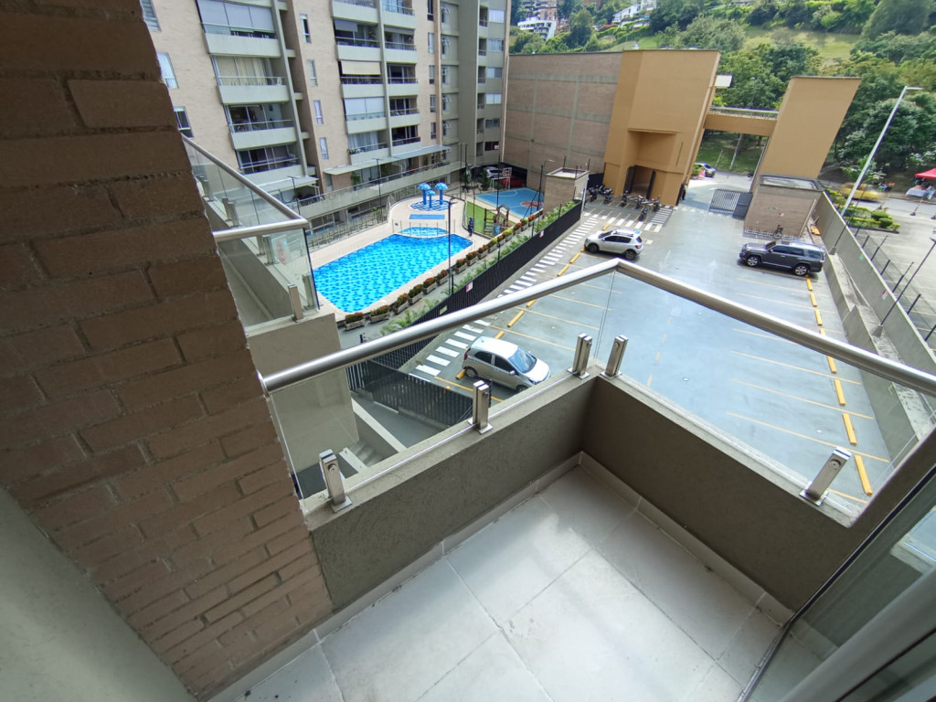 Apartamento En Arriendo - Urbanización La Flora, Cali