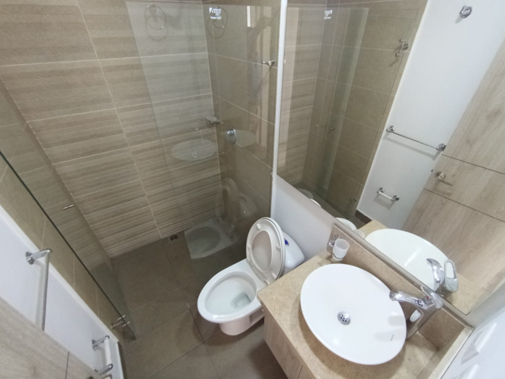 Apartamento En Arriendo - Urbanización La Flora, Cali