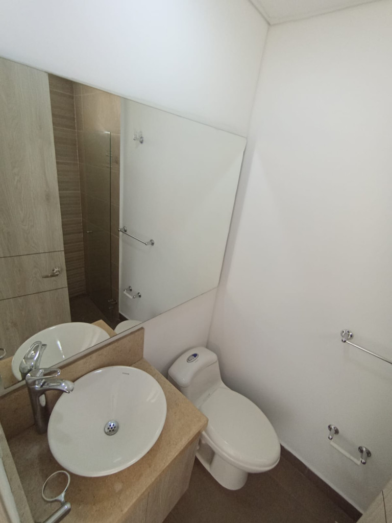 Apartamento En Arriendo - Urbanización La Flora, Cali