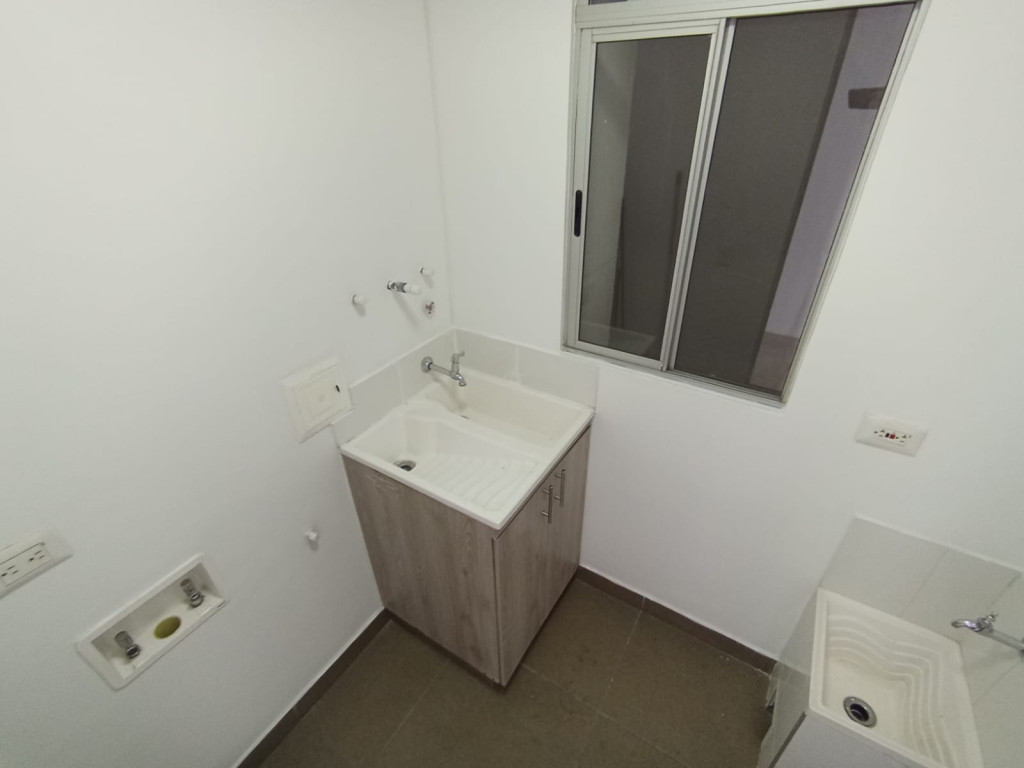 Apartamento En Arriendo - Urbanización La Flora, Cali