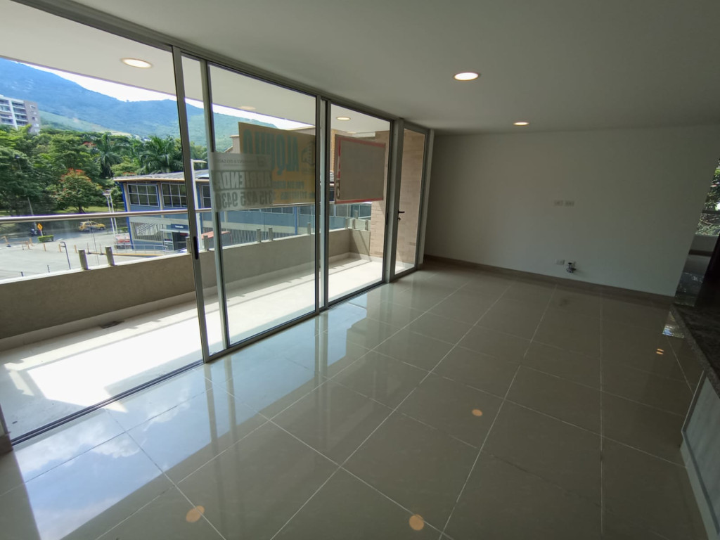 Apartamento En Arriendo - Urbanización La Flora, Cali