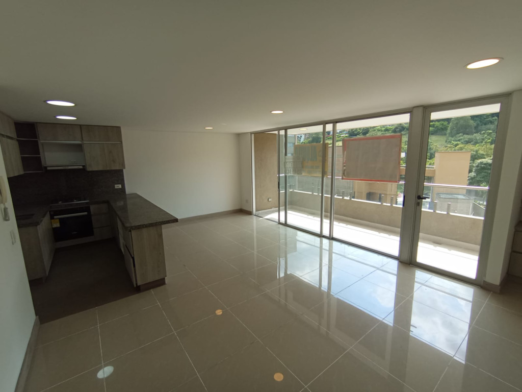 Apartamento En Arriendo - Urbanización La Flora, Cali