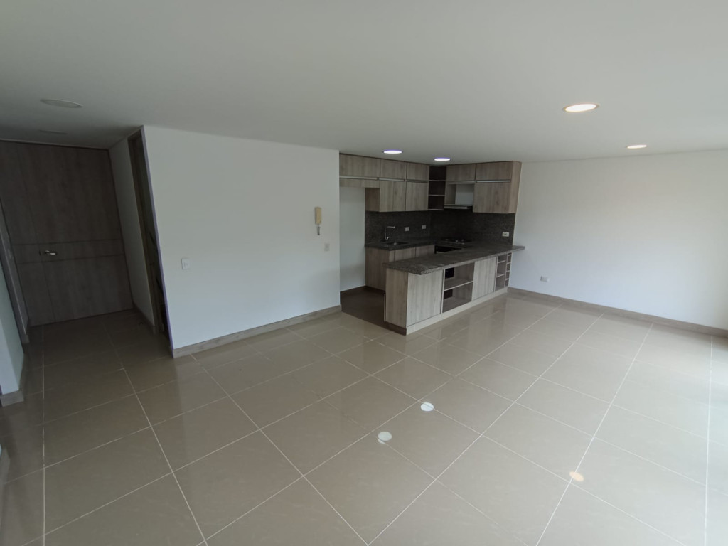 Apartamento En Arriendo - Urbanización La Flora, Cali