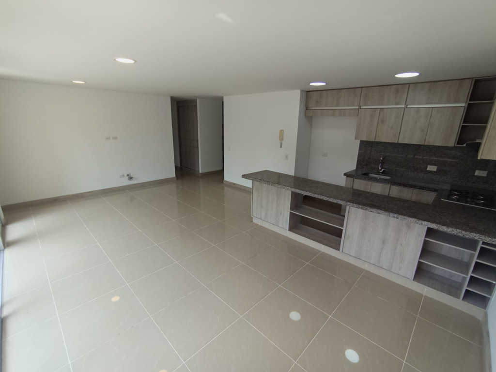 Apartamento En Arriendo - Urbanización La Flora, Cali