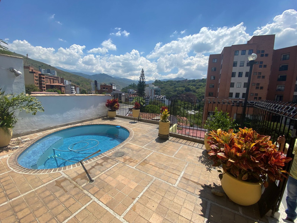 Casa En Arriendo - Santa Teresita, Cali