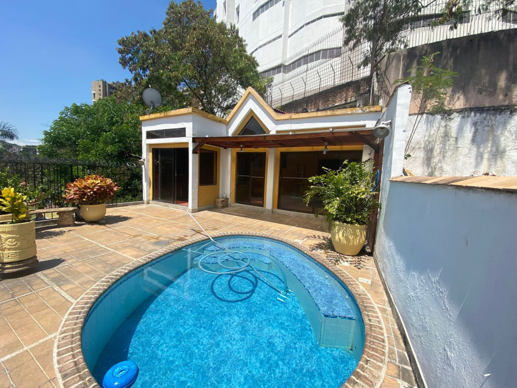 Casa En Arriendo - Santa Teresita, Cali