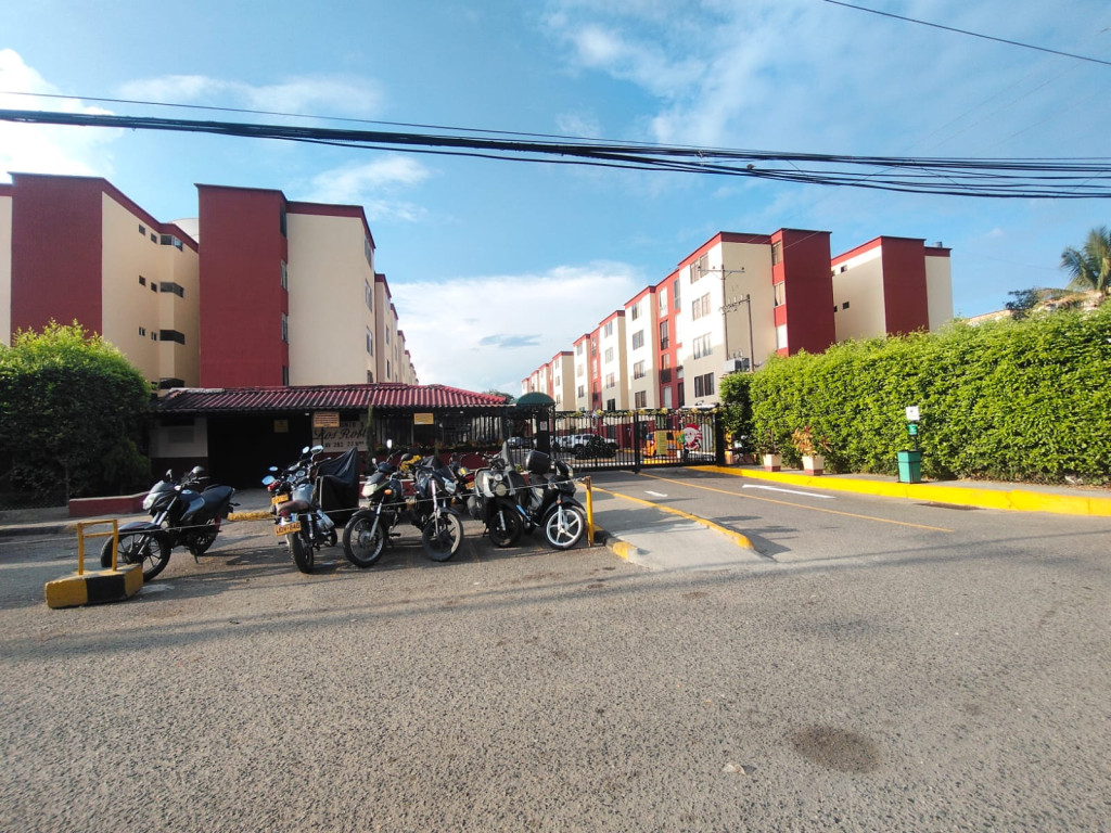 Apartamento En Venta - Brisas De Los Alamos, Cali