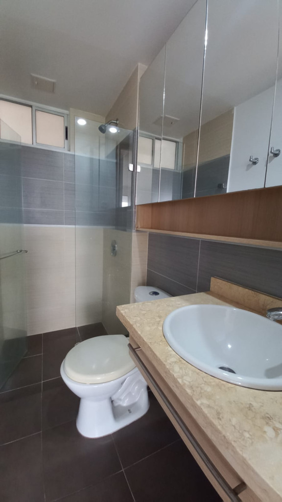 Apartamento En Arriendo - Urbanización La Flora, Cali