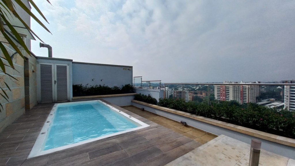 Apartamento En Arriendo - Urbanización La Flora, Cali