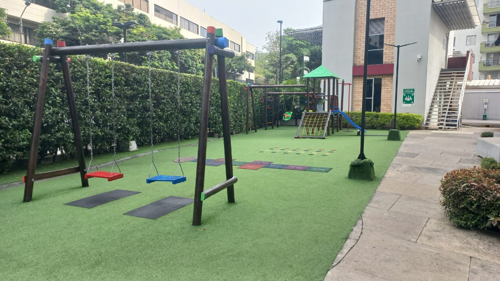 Apartamento En Arriendo - Urbanización La Flora, Cali