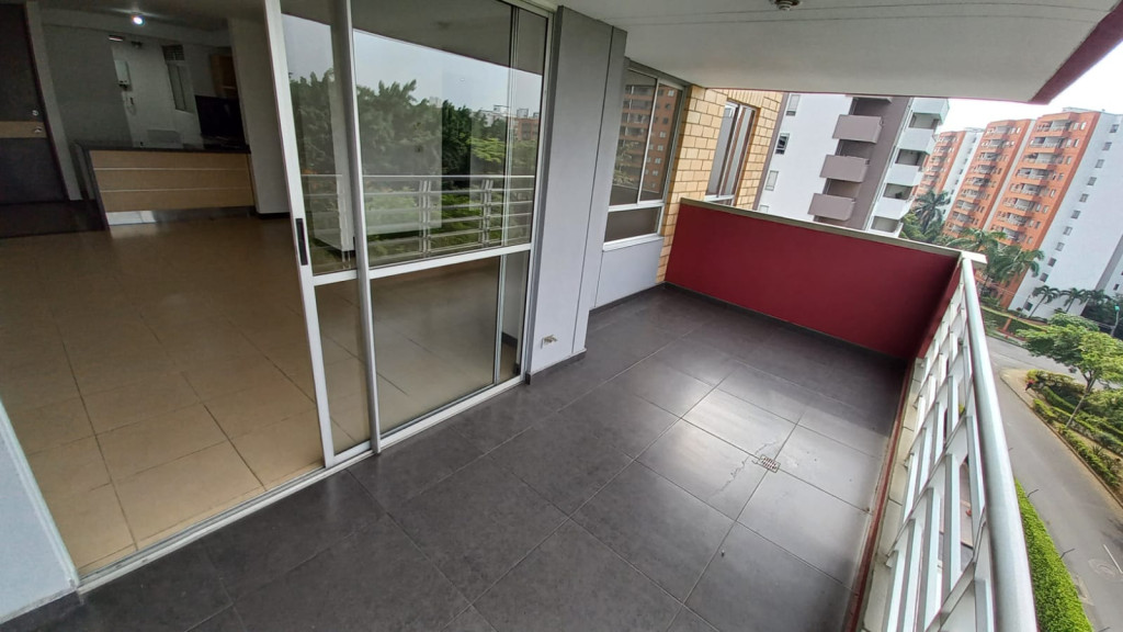 Apartamento En Arriendo - Urbanización La Flora, Cali