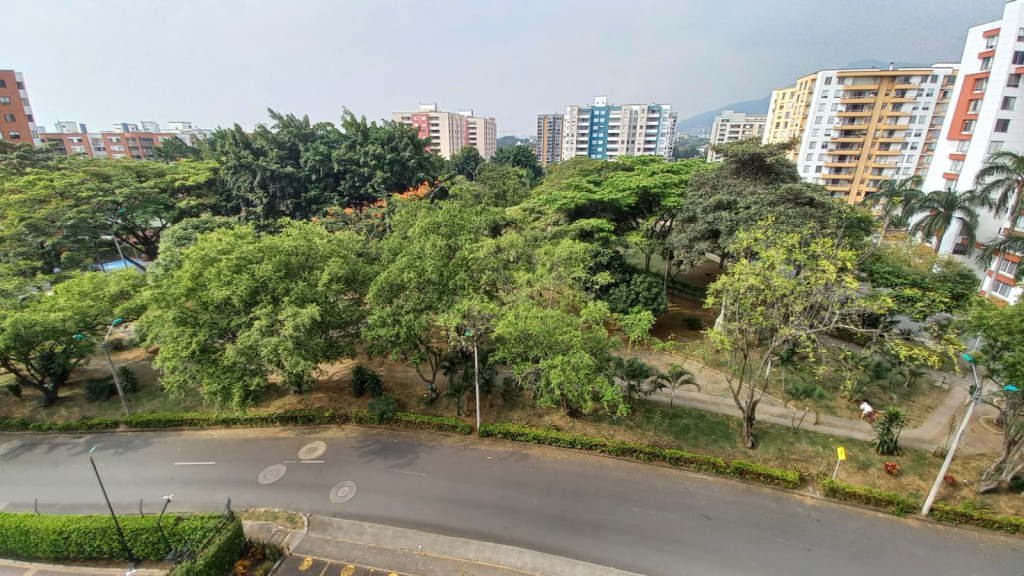 Apartamento En Arriendo - Urbanización La Flora, Cali