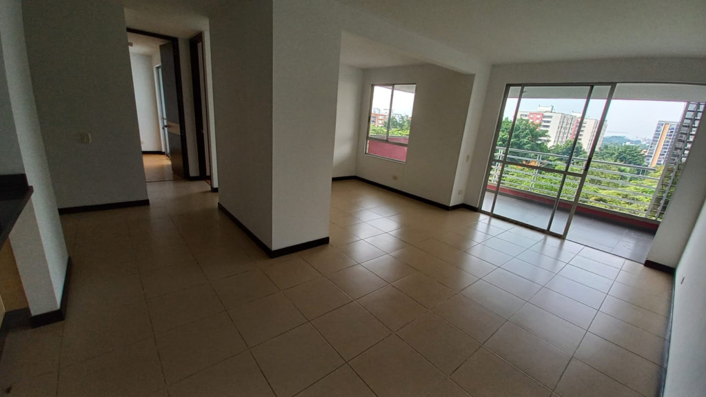 Apartamento En Arriendo - Urbanización La Flora, Cali
