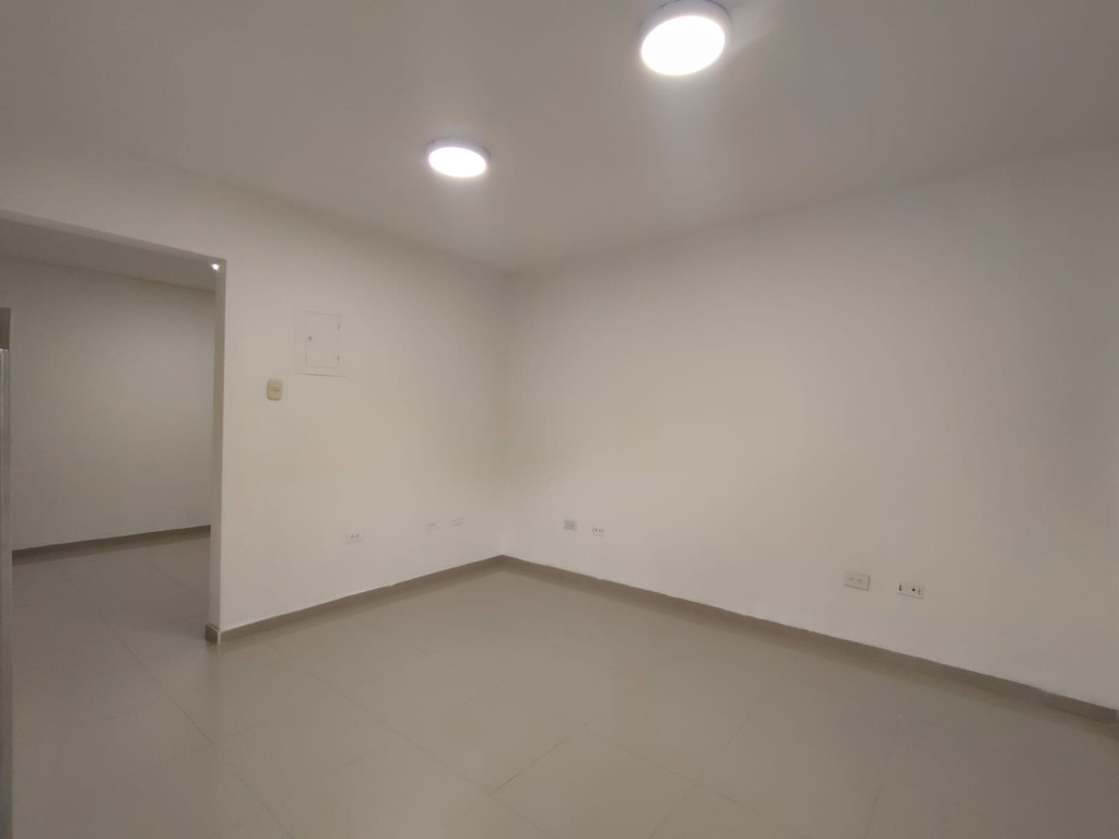 Local En Arriendo - Champagñat, Cali