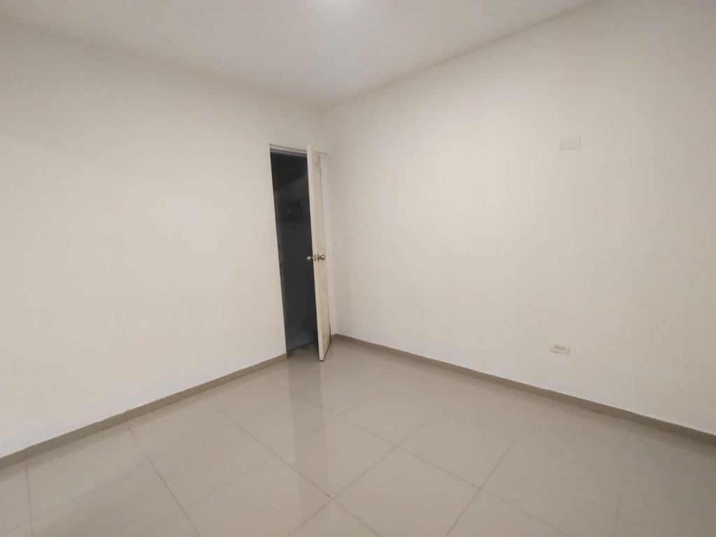 Local En Arriendo - Champagñat, Cali