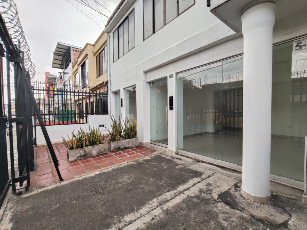 Local En Arriendo - Champagñat, Cali