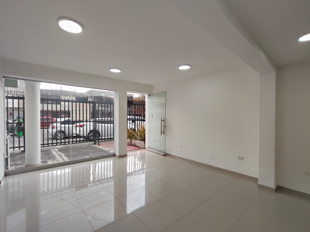 Local En Arriendo - Champagñat, Cali