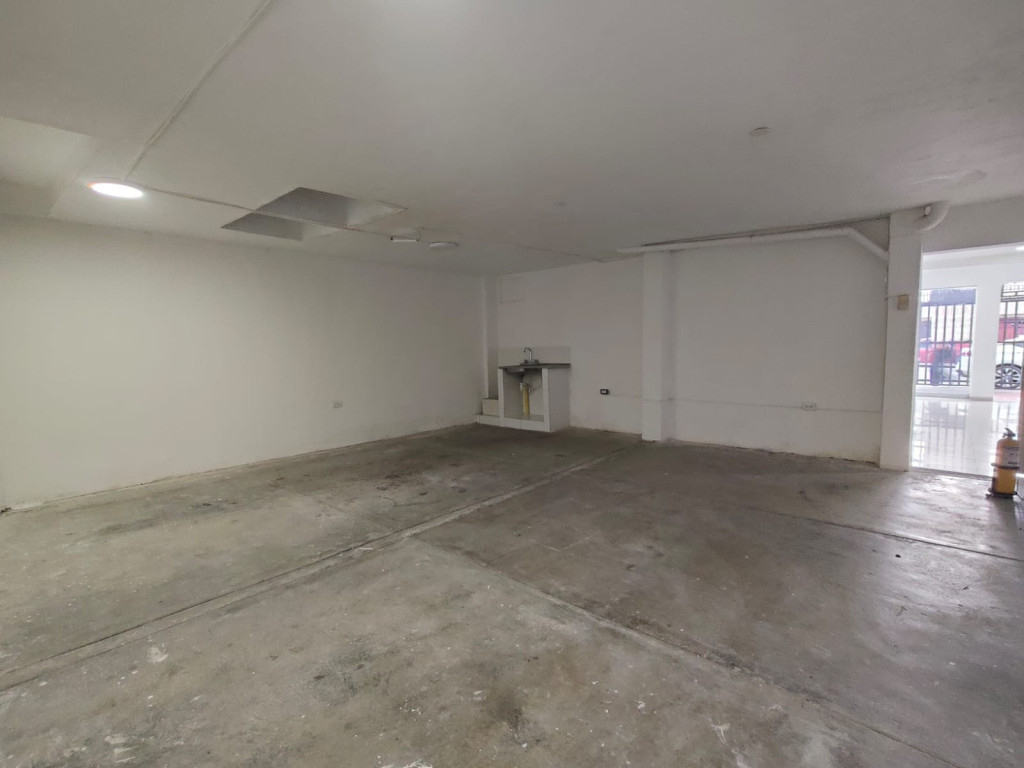 Local En Arriendo - Champagñat, Cali