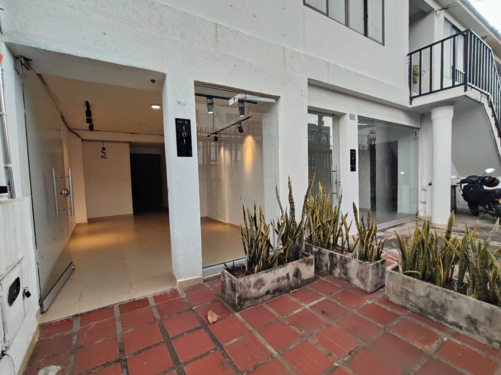 Local En Arriendo - Champagñat, Cali