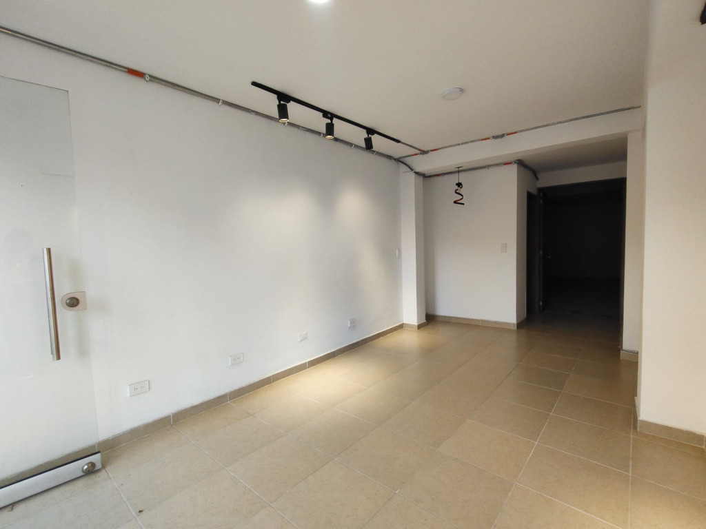 Local En Arriendo - Champagñat, Cali