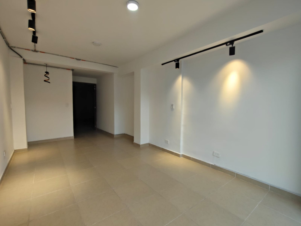 Local En Arriendo - Champagñat, Cali