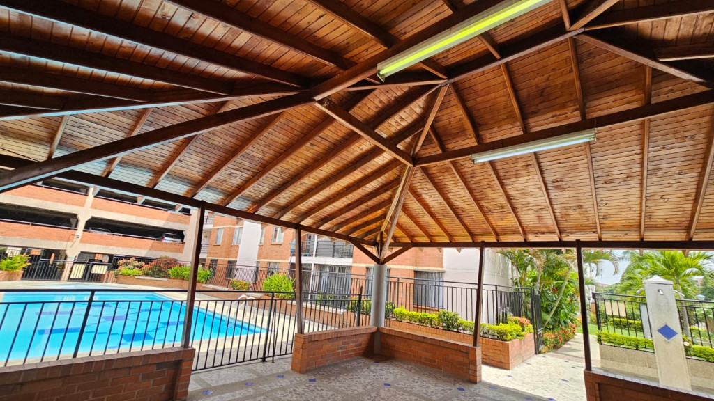 Apartamento En Arriendo - El Limonar, Cali