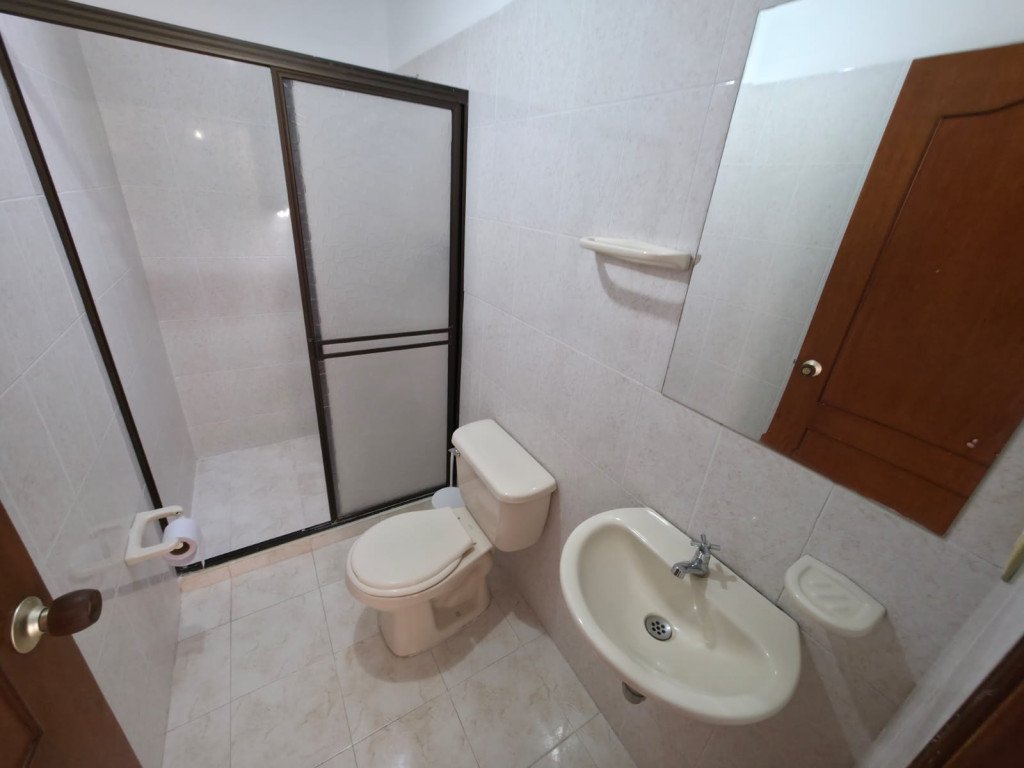 Apartamento En Arriendo - Urbanización La Flora, Cali