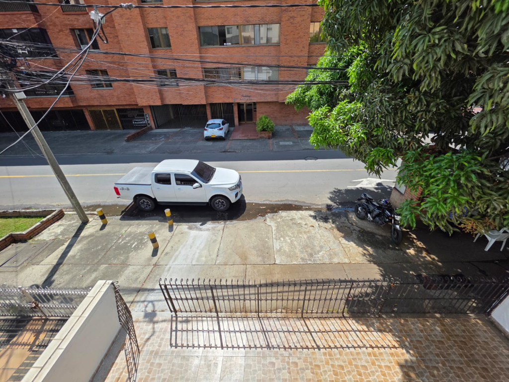 Apartamento En Arriendo - Urbanización La Flora, Cali