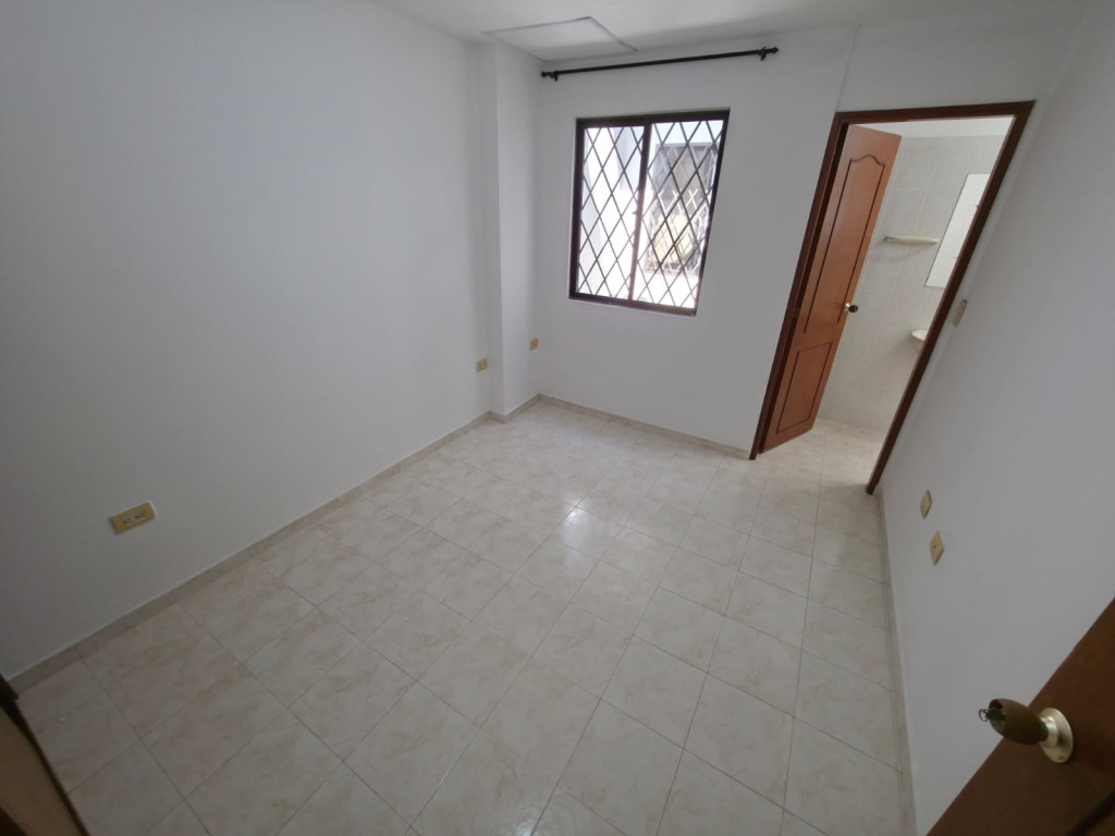 Apartamento En Arriendo - Urbanización La Flora, Cali