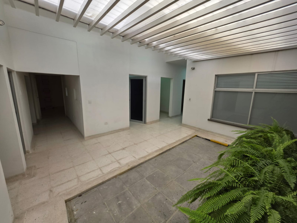Comercial (Casa Para Comercio) En Arriendo - San Fernando, Cali