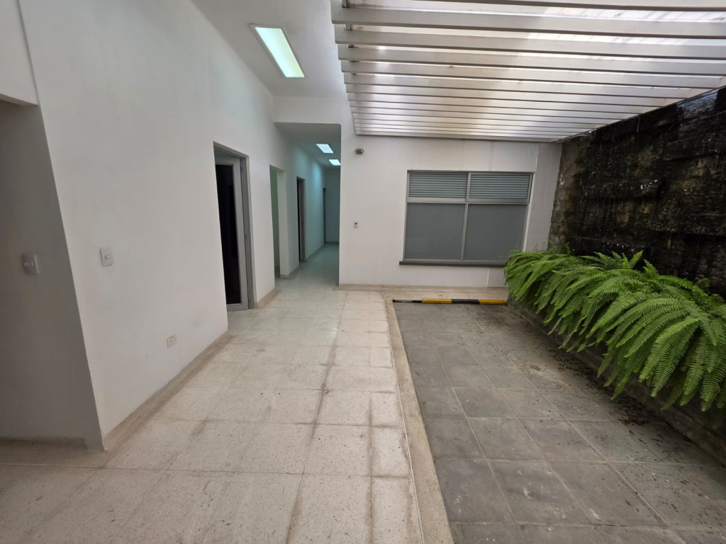 Comercial (Casa Para Comercio) En Arriendo - San Fernando, Cali