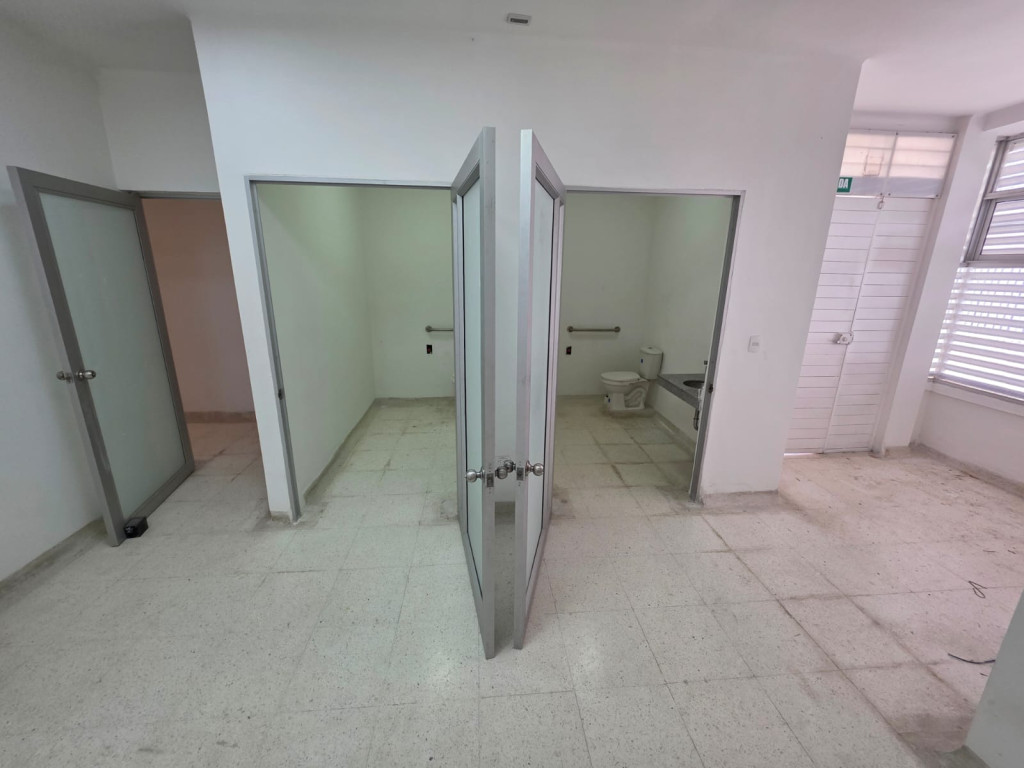 Comercial (Casa Para Comercio) En Arriendo - San Fernando, Cali