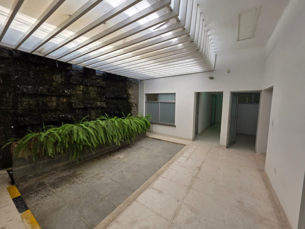 Comercial (Casa Para Comercio) En Arriendo - San Fernando, Cali