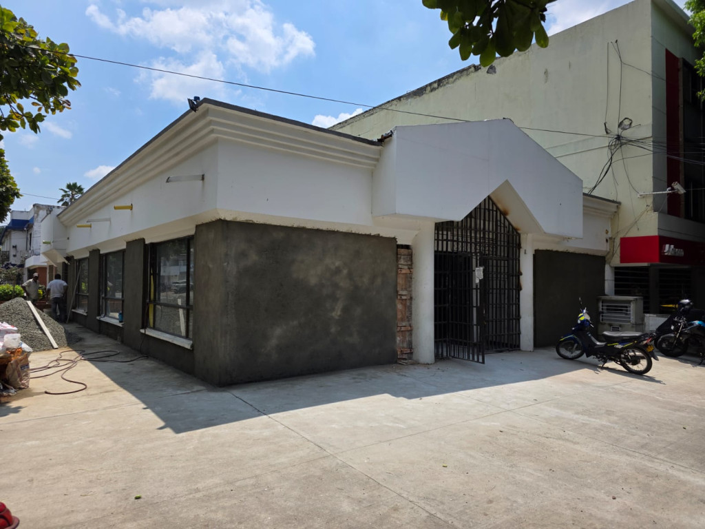 Comercial (Casa Para Comercio) En Arriendo - Urbanización La Flora, Cali