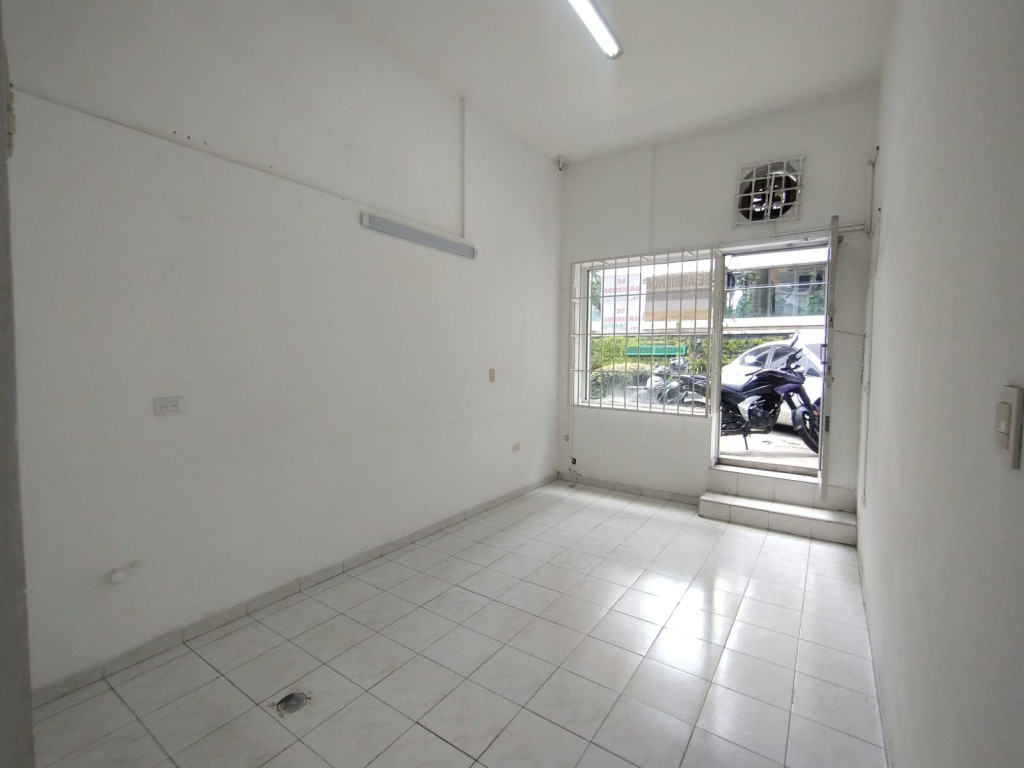 Local En Arriendo - Granada, Cali