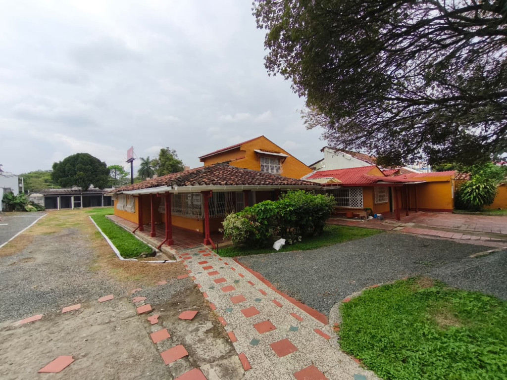 Casa En Arriendo - Ciudad Jardín, Cali
