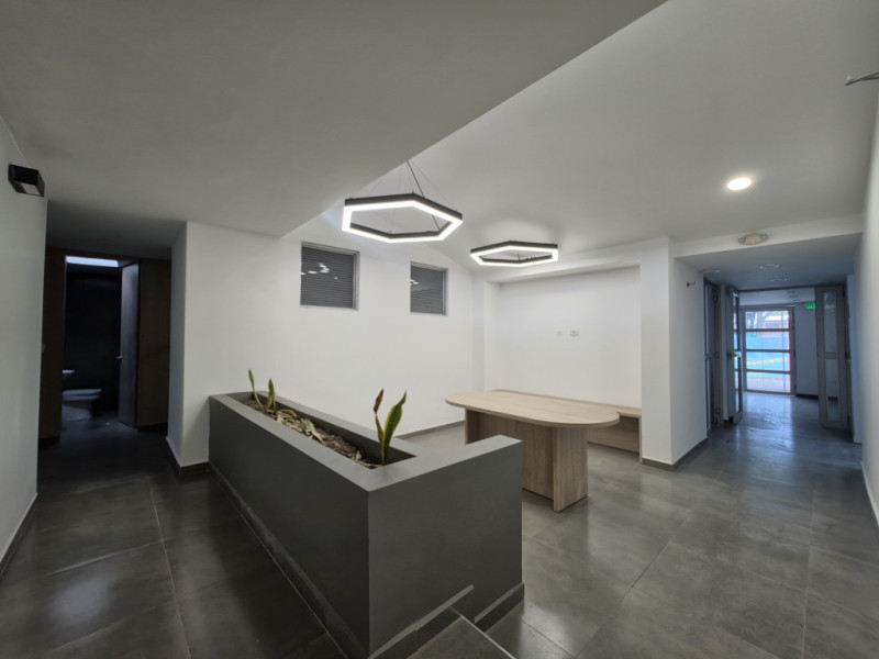 Comercial (Casa Para Comercio) En Venta - Urbanización La Flora, Cali