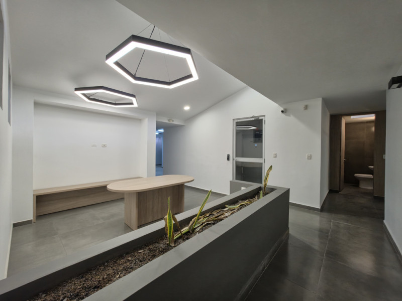 Comercial (Casa Para Comercio) En Venta - Urbanización La Flora, Cali