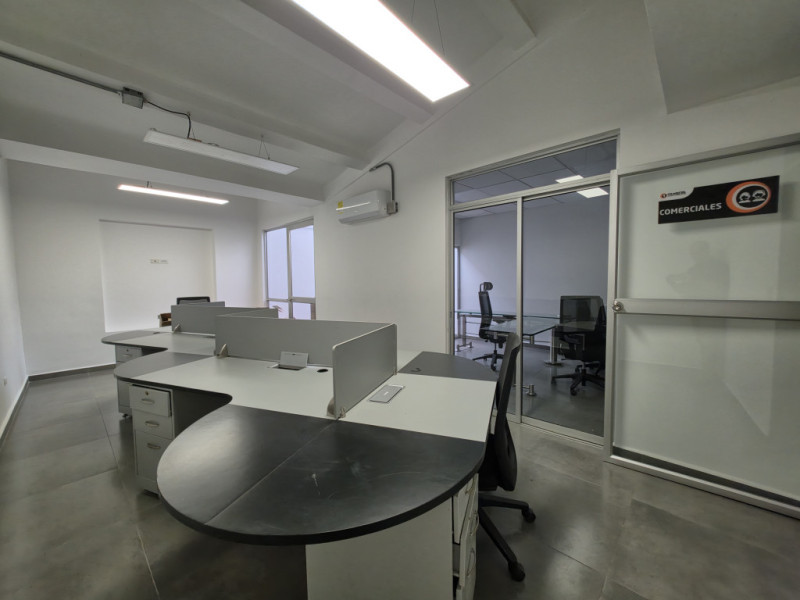 Comercial (Casa Para Comercio) En Venta - Urbanización La Flora, Cali