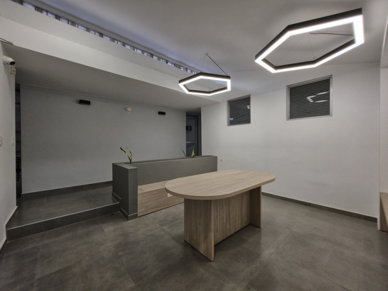 Comercial (Casa Para Comercio) En Venta - Urbanización La Flora, Cali