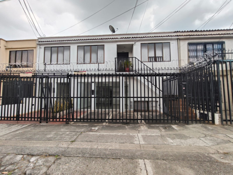 Casa En Venta - Champagñat, Cali