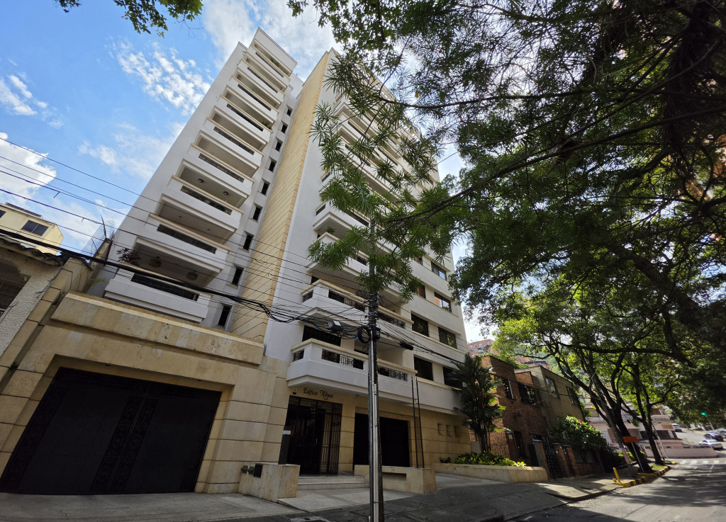 Apartamento En Venta - Centenario, Cali