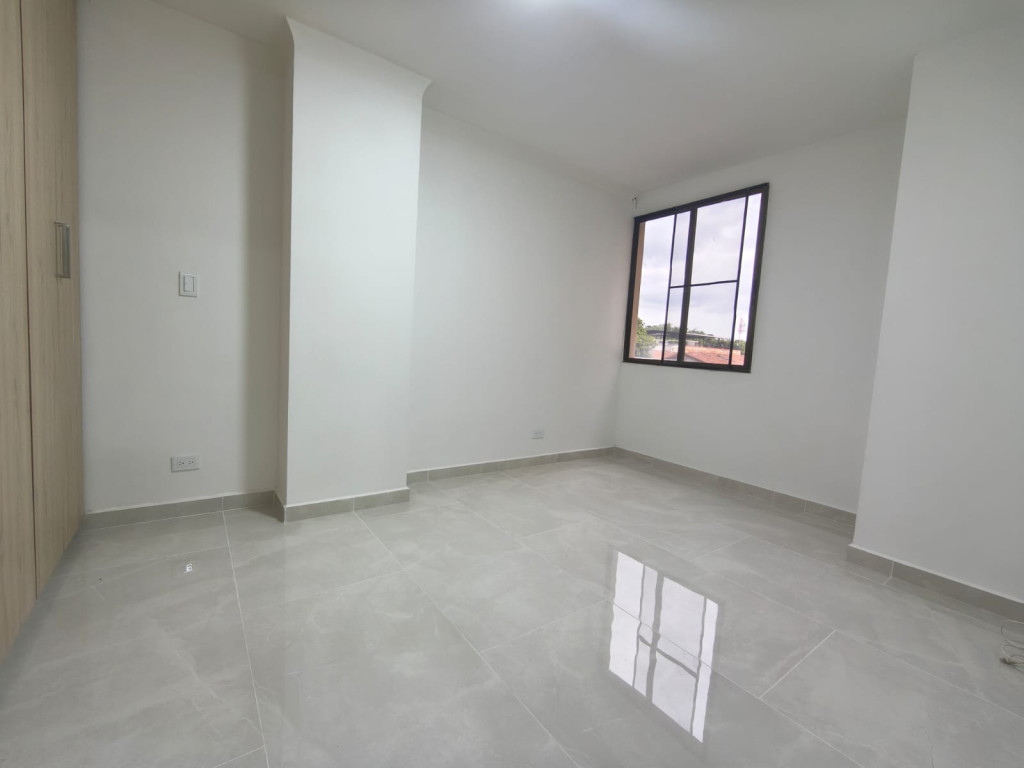 Apartamento En Arriendo - Urbanización La Flora, Cali
