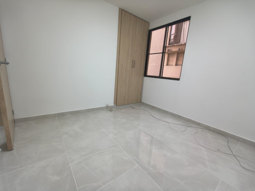 Apartamento En Arriendo - Urbanización La Flora, Cali