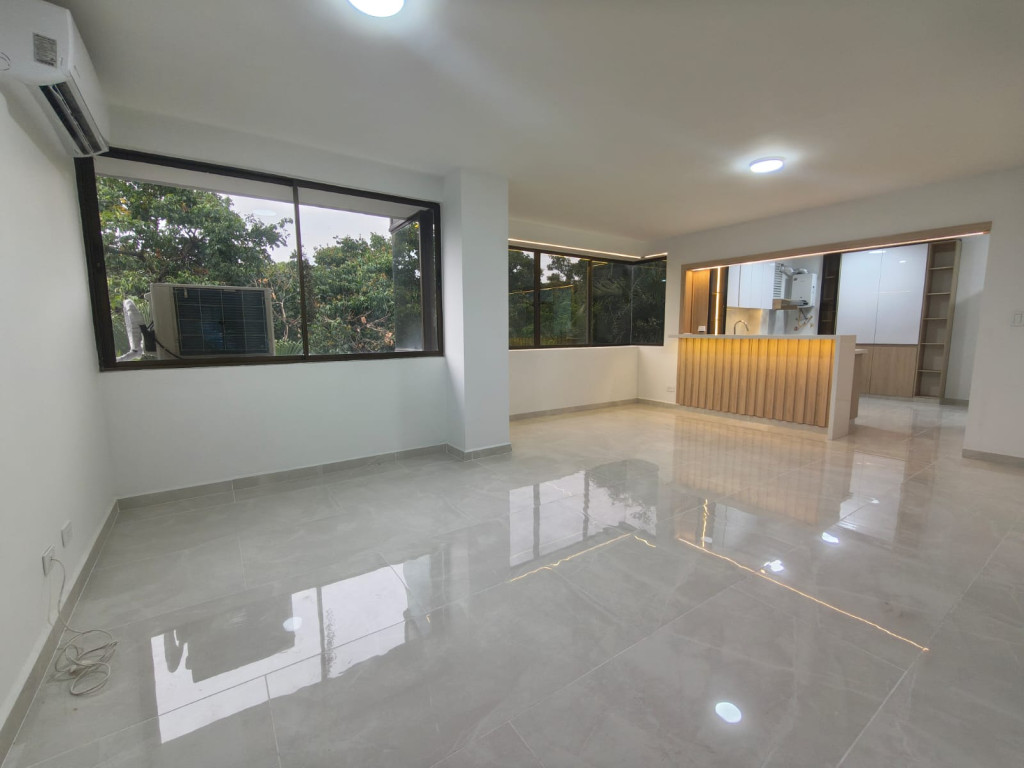 Apartamento En Arriendo - Urbanización La Flora, Cali