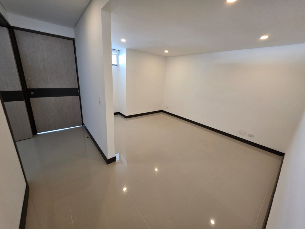 Apartamento En Arriendo - Urbanización La Flora, Cali