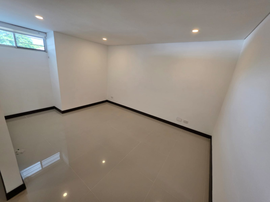Apartamento En Arriendo - Urbanización La Flora, Cali